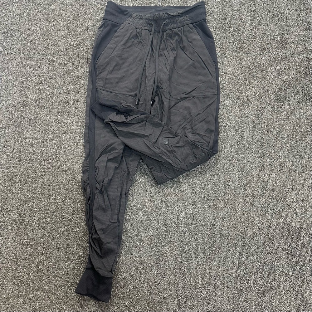 Lululemon Dance Studio Pants Sz. 6 Black Sweatpant Joggers Lined Drawstring Yoga
